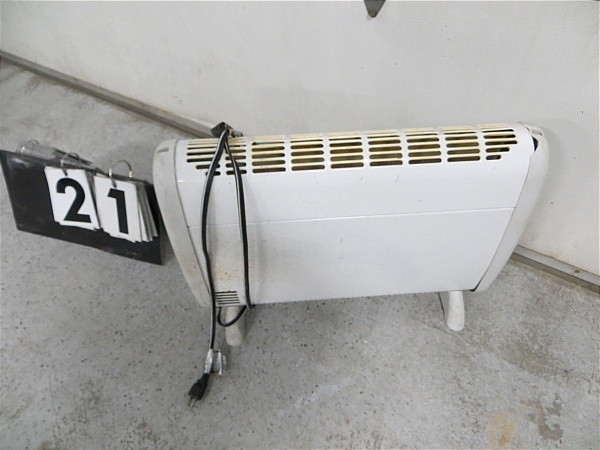 lot 21 image: Electric Heater
