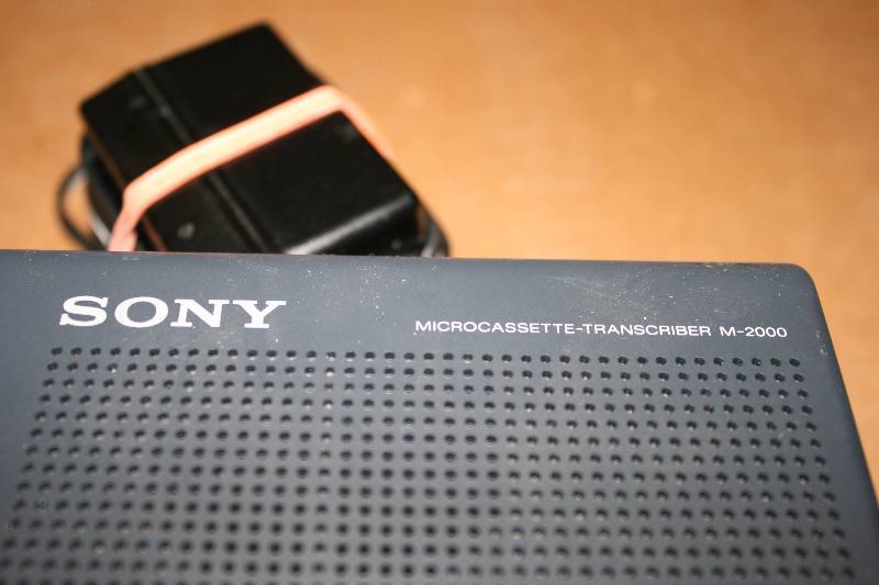lot 32 image: Sony Microcassette Transcriber M-2000 Model With Power Cord.