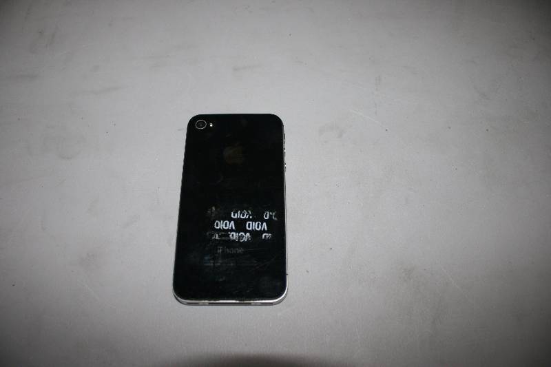 lot 5 image: Iphone 4 Verizon 8GB Black.