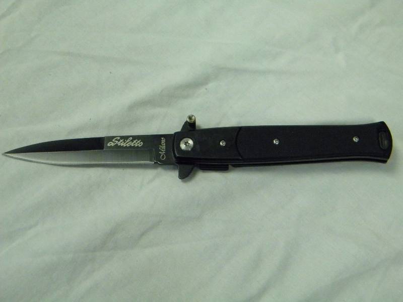 lot 17 image: Stiletto Type Folding Knife