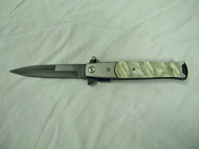 lot 20 image: Stiletto Type Folding Knife