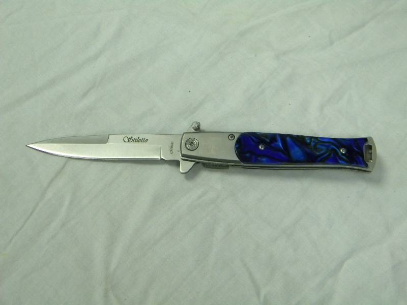 lot 22 image: Stiletto Type Folding Knife