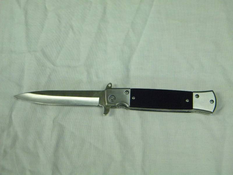 lot 24 image: Folding Knife