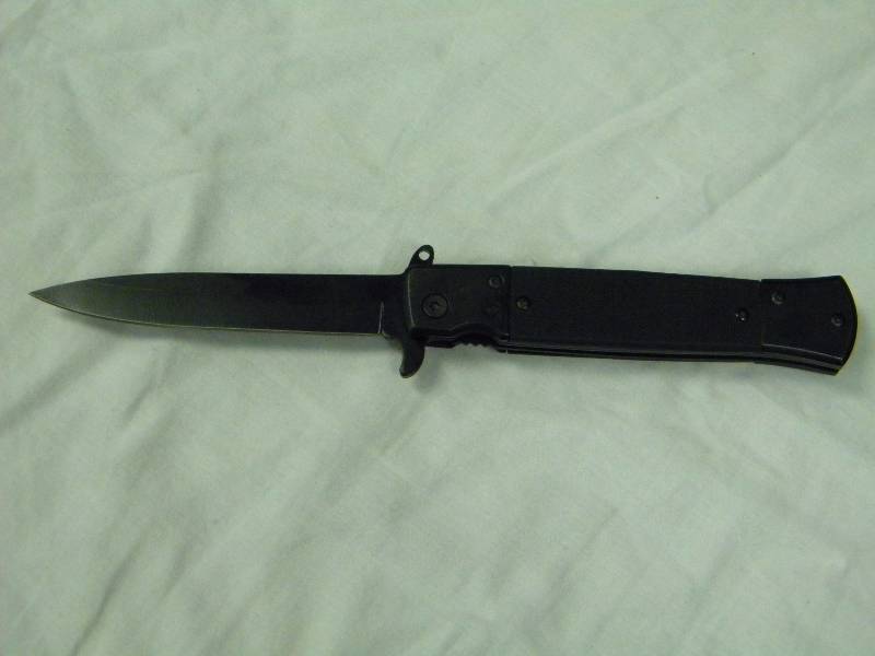 lot 25 image: Folding Knife