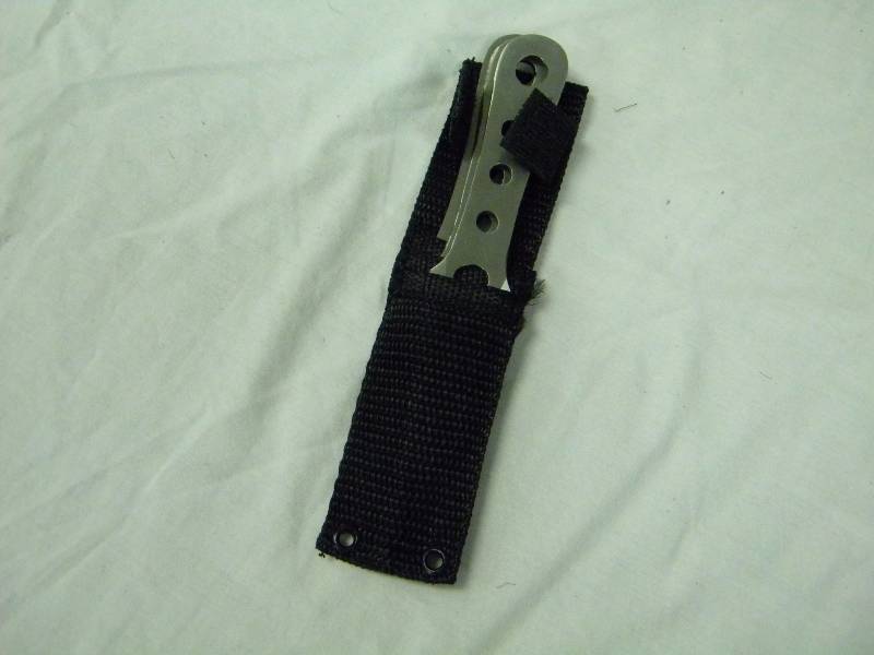 lot 36 image: Set of 3 Throwing Knives