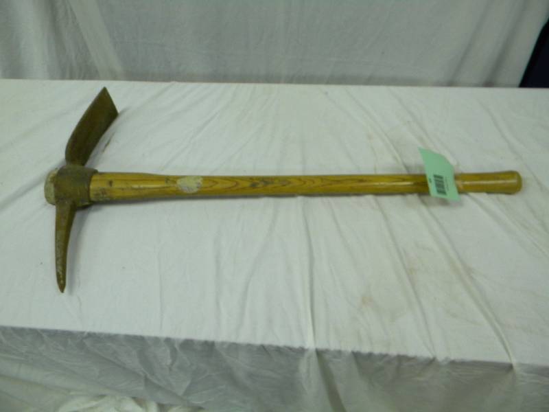 lot 49 image: Railroad Pick