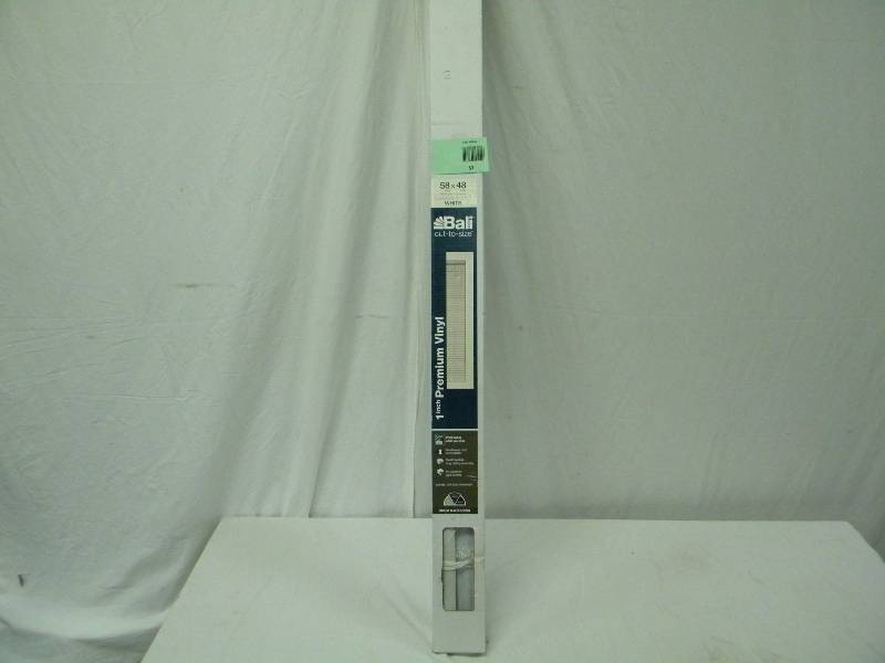 lot 53 image: Blinds