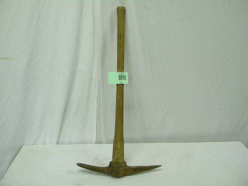 lot 61 image: Pick Ax
