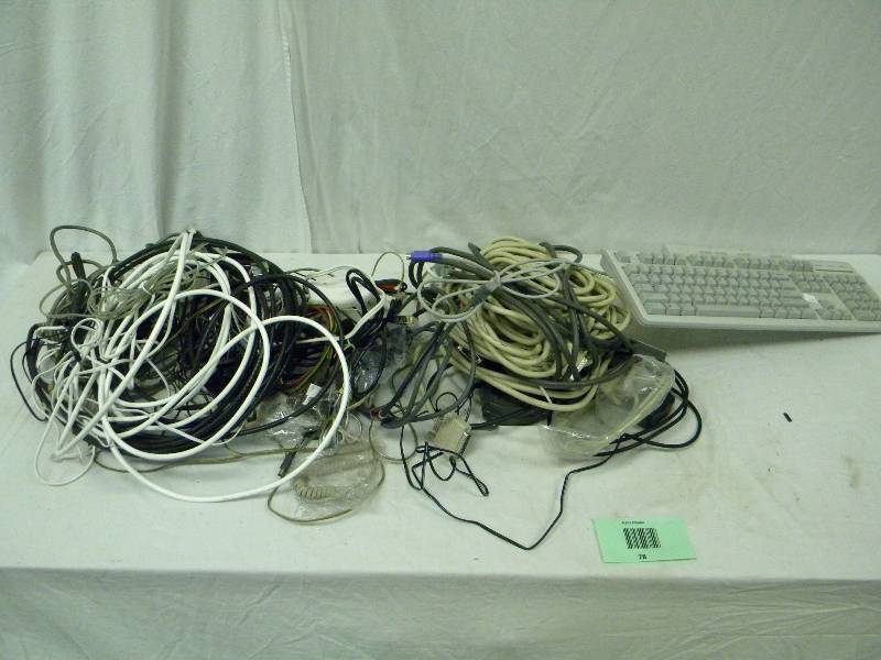 lot 78 image: Miscellaneous Cords & Cables