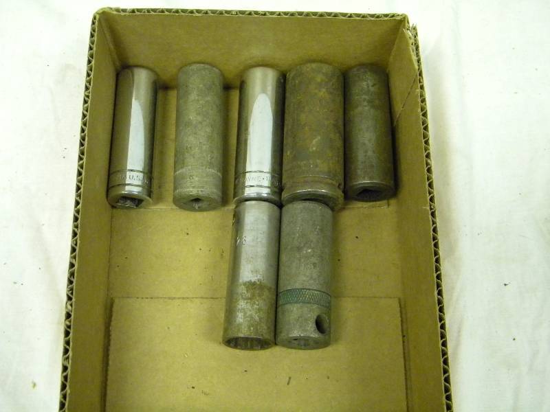 lot 82 image: Sockets - 12 Drive