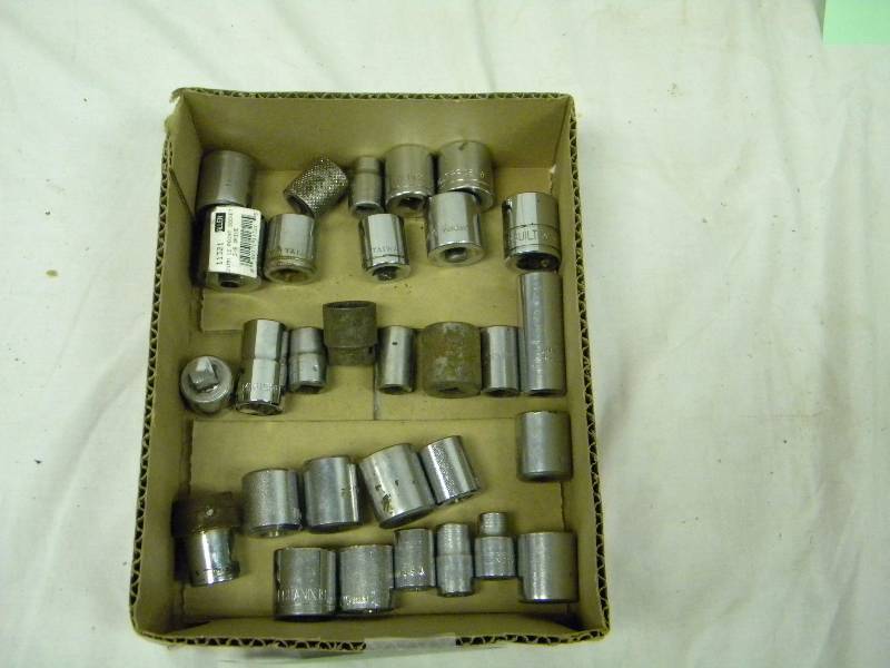 lot 83 image: Sockets - 38 Drive
