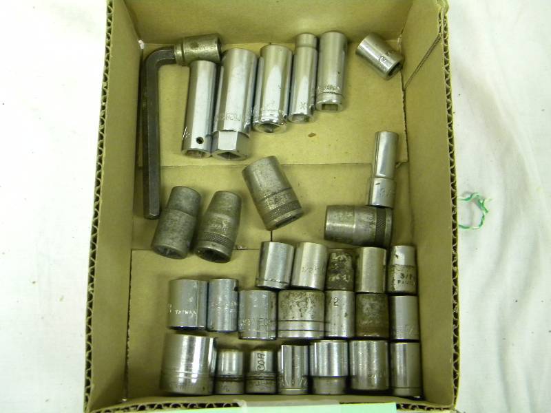 lot 84 image: Sockets - 38 Drive