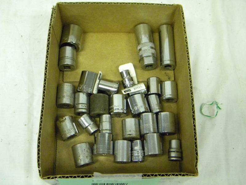 lot 86 image: Sockets - 38 Drive
