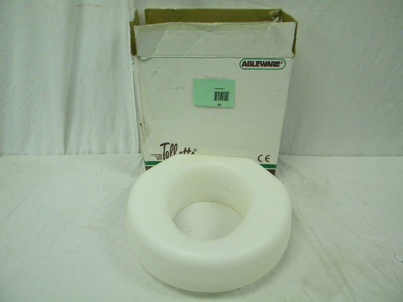 lot 89 image: Raised Toilet Seat