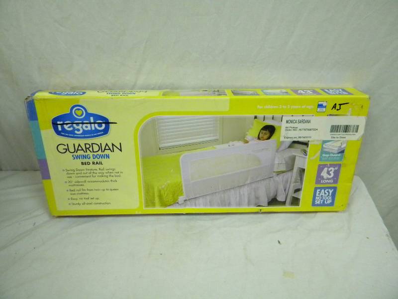lot 101 image: Regalo Bed Rail