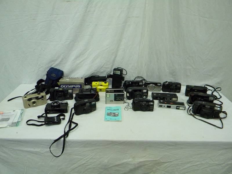 lot 119 image: Cameras