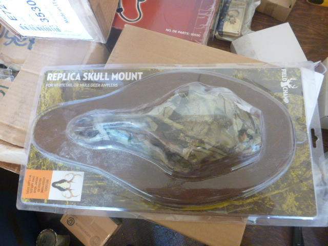 Field Champ Camouflage Replica Skull Mount