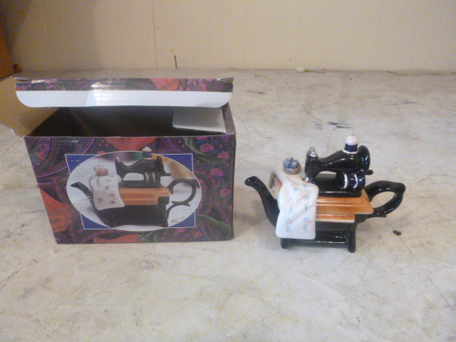 Mini Sewing Machine Teapot