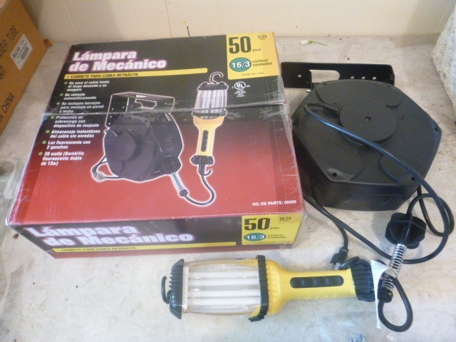Fast Drop Light with Retractable Cord Reel