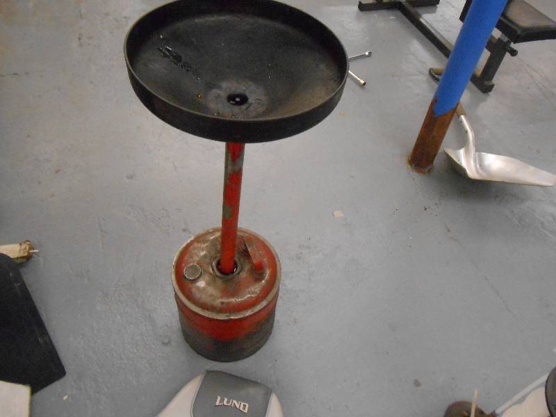 lot 90 image: Oil can with 2 large funnels
