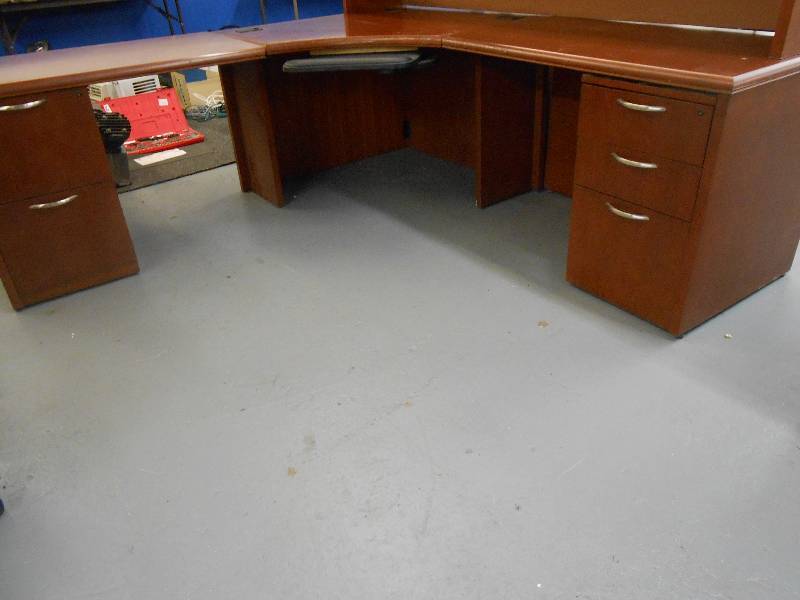 lot 85 image: Large executive desk and large matching file cabinet
