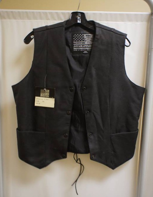 lot 13 image: USA Bikers Dream Apparel Leather Vest