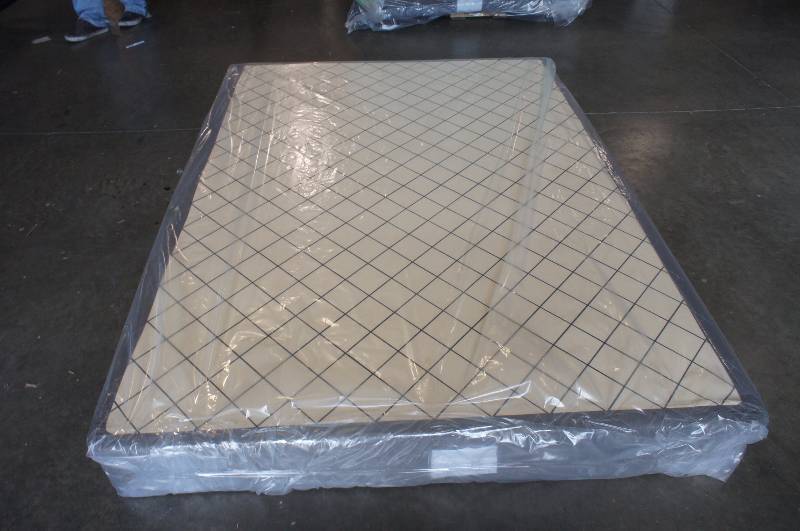 lot 8 image: Serta Queen Box Spring