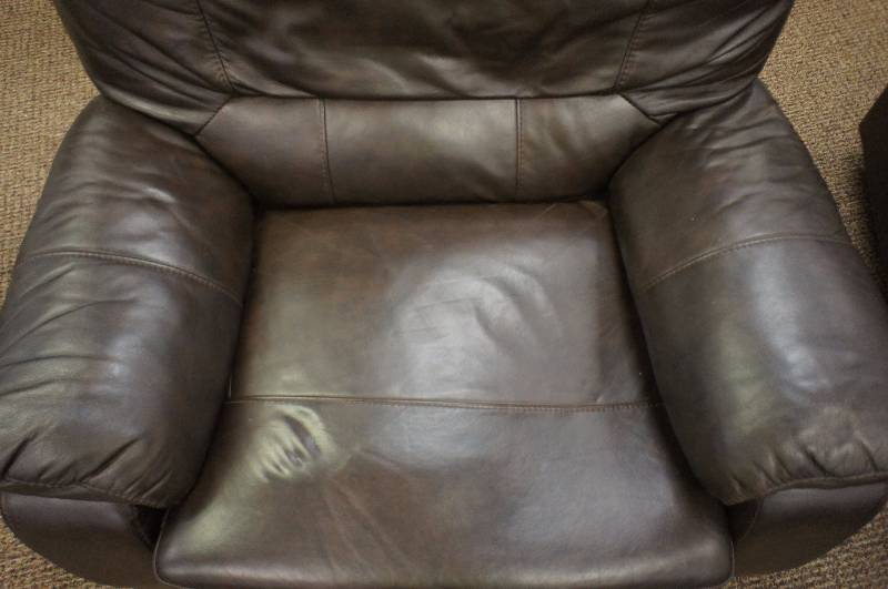 lot 18 image: Elegant Top Grain Leather Chair - Dark Brown