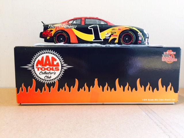lot 17 image: THE PROS CHOICE MAC TOOLS 99 FORD TAURUS