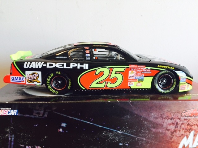 lot 28 image: JERRY NADEAU #25 UAWDELPHI 2002 MONTE CARLO
