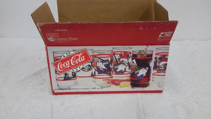 lot 19 image: Coke Brand Drinkware