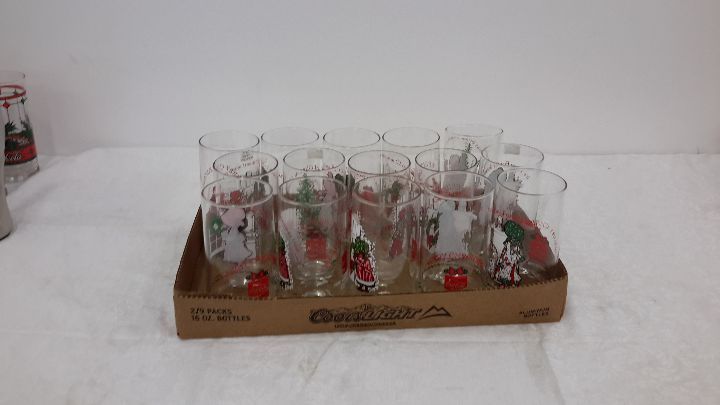lot 20 image: Holly Hobbie Coke Christmas set