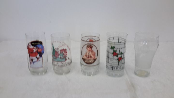 lot 34 image: Coke and Pepsi glasses