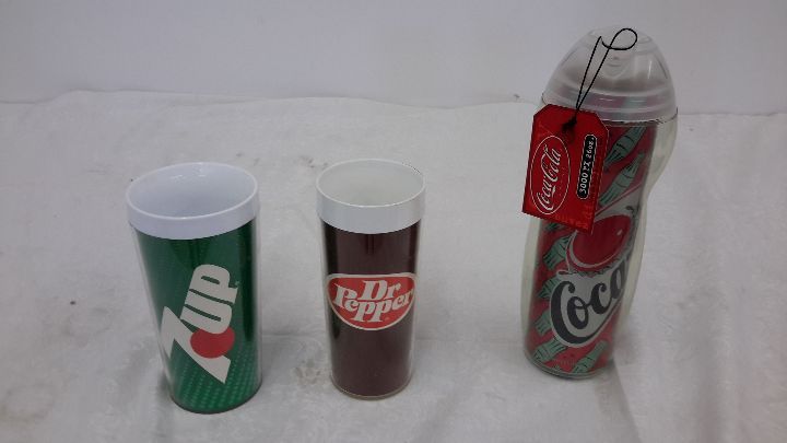 lot 40 image: 7up, Dr. Pepper, Coca-Cola cup