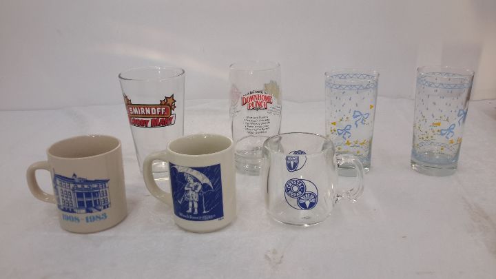 lot 47 image: assorted glassware