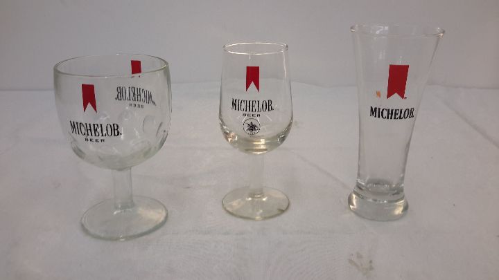 lot 48 image: Michelob glassware