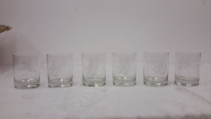 lot 61 image: Black Velvet glassware
