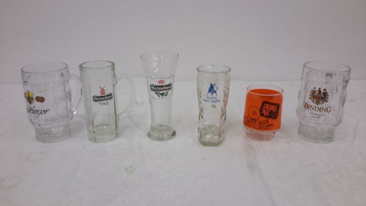 lot 65 image: Glassware assortment