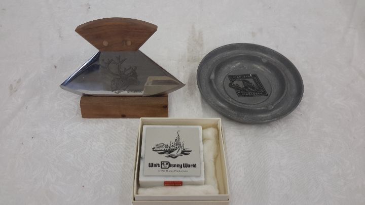 lot 91 image: Alaska knife, marlboro ashtray, disney block