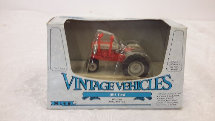 lot 98 image: 961 Ford 143
