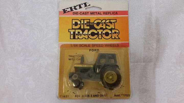 lot 105 image: Ford Tractor 164