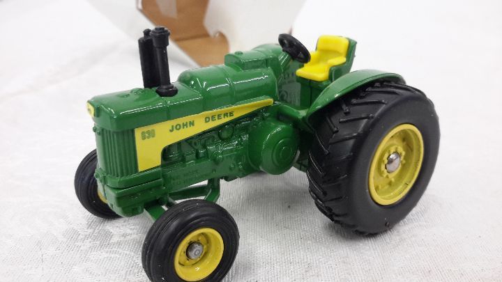 lot 127 image: John Deere 630