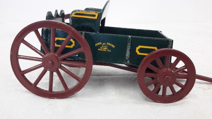 lot 129 image: John Deere wagon