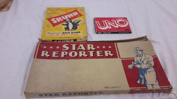 lot 139 image: Vintage games