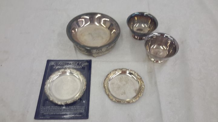lot 156 image: Silver dishes