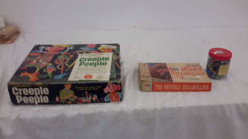 lot 142 image: Vintage games
