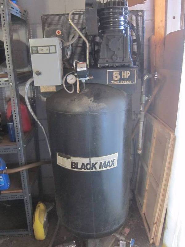 lot 19 image: Industrial Air Compressor