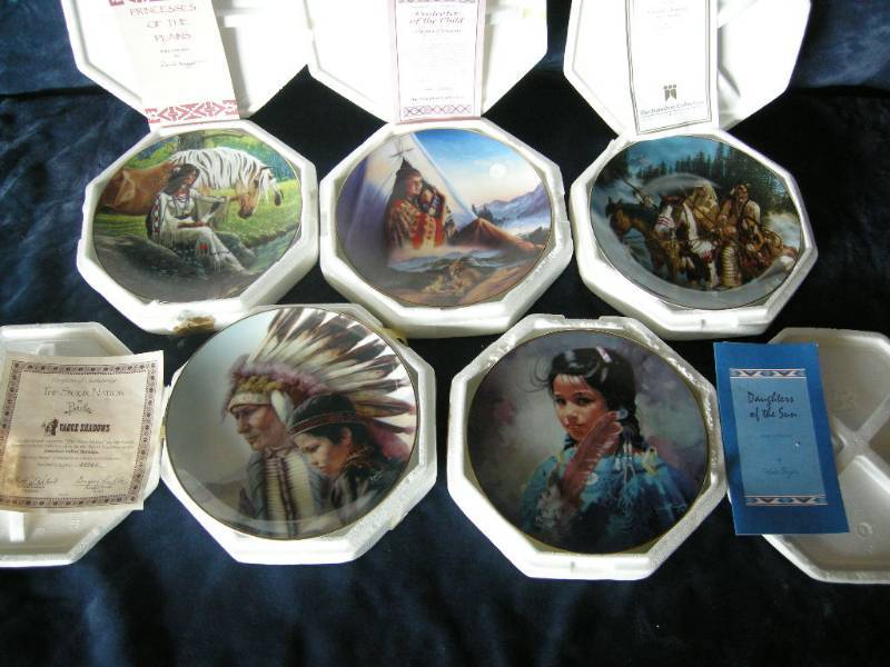 lot 9 image: 5 Native American Collector plates
