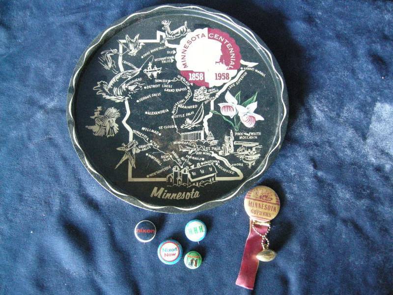 lot 18 image: Collector buttonsplatter