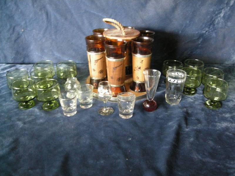 lot 55 image: Western theme Siesta Ware drink set and others